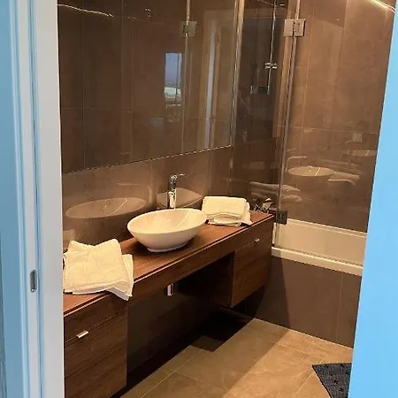 Atlantic View Apartment